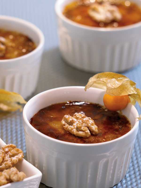 Crème Brulée mit kalifornischen Walnüssen