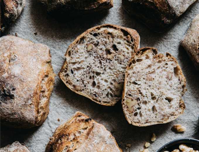 Karamellisierte Walnuss-Ciabattabrötchen