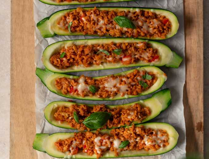 Gefüllte Walnuss-Zucchini vom Grill