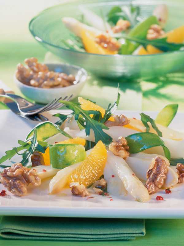 Spargelsalat mit Orangen-Dressing