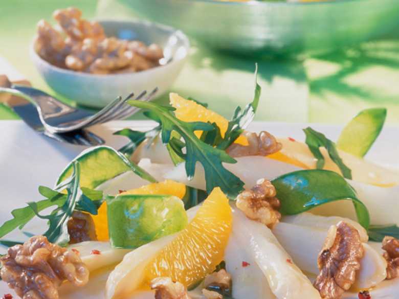 Spargelsalat mit Orangen-Dressing