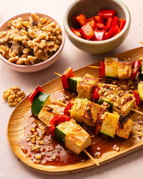 BBQ-Spieße mit Walnuss-Tofu