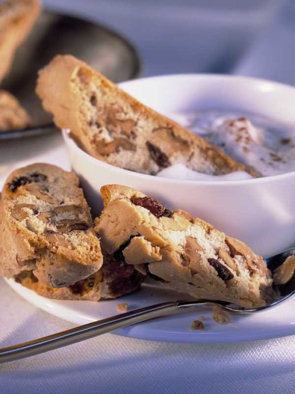 Walnuss-Rosinen Biscotti