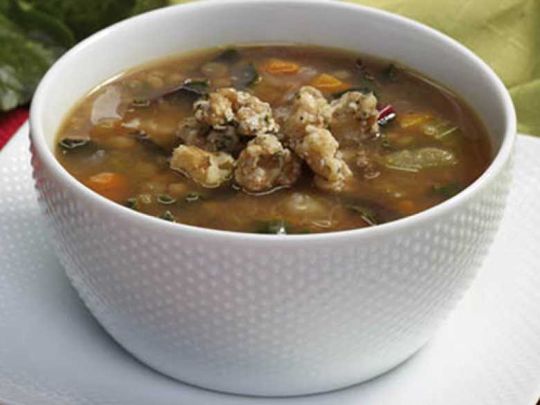 Linsensuppe mit Kohl und Walnüssen