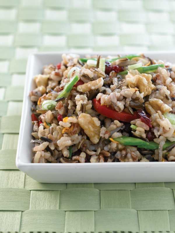 Wildreissalat mit Walnüssen und Cranberries