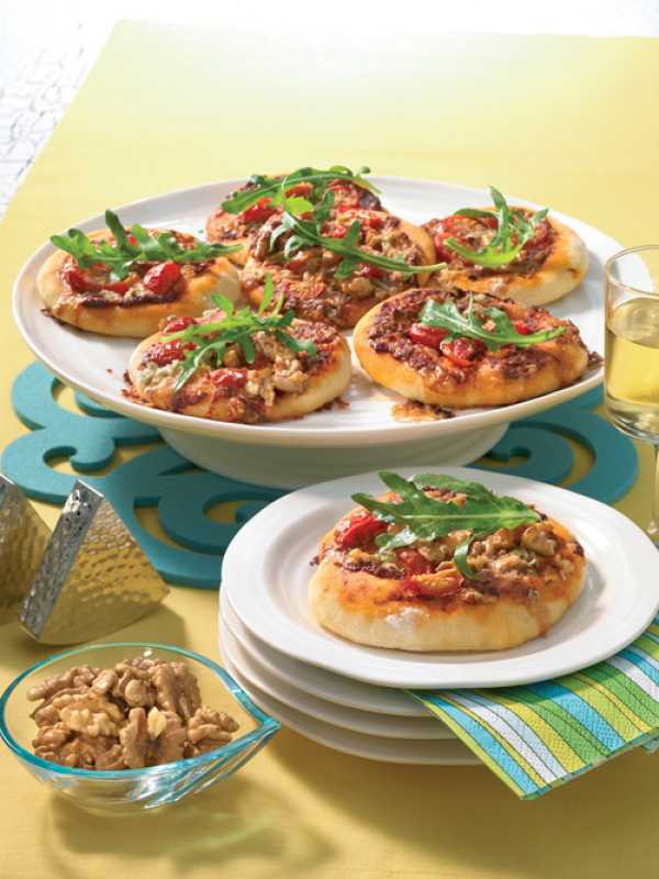 Mini-Walnuss-Pizzen mit Gorgonzola