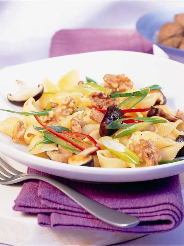 Pasta mit Steinpilzen und Walnüssen