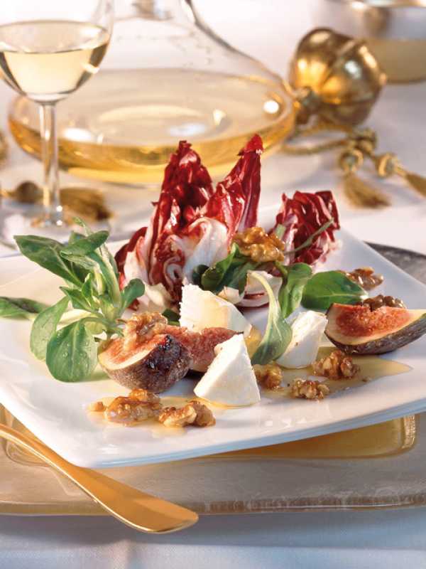 Salat mit Feigen und Honig-Walnuss-Dressing