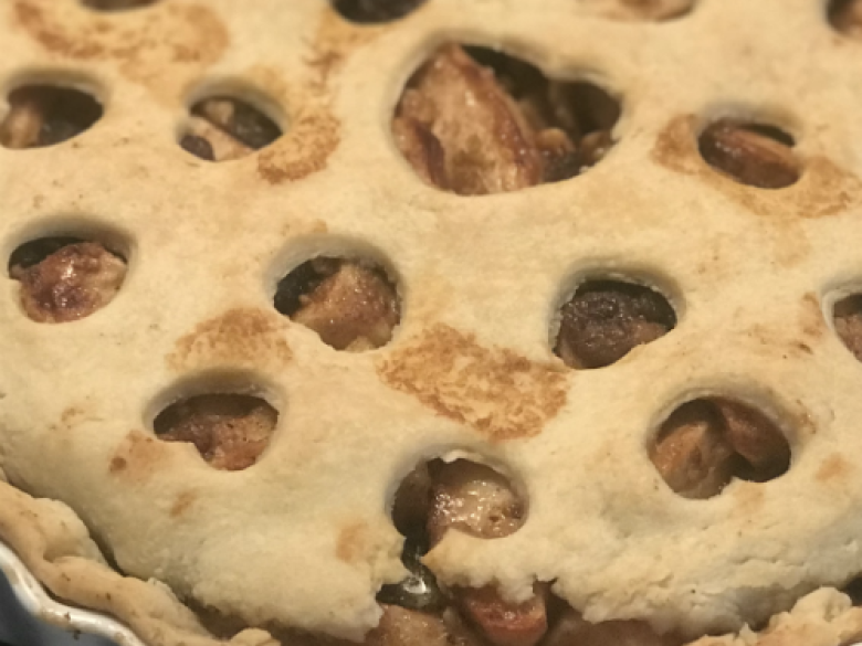 Traditioneller Apple-Walnut Pie 
