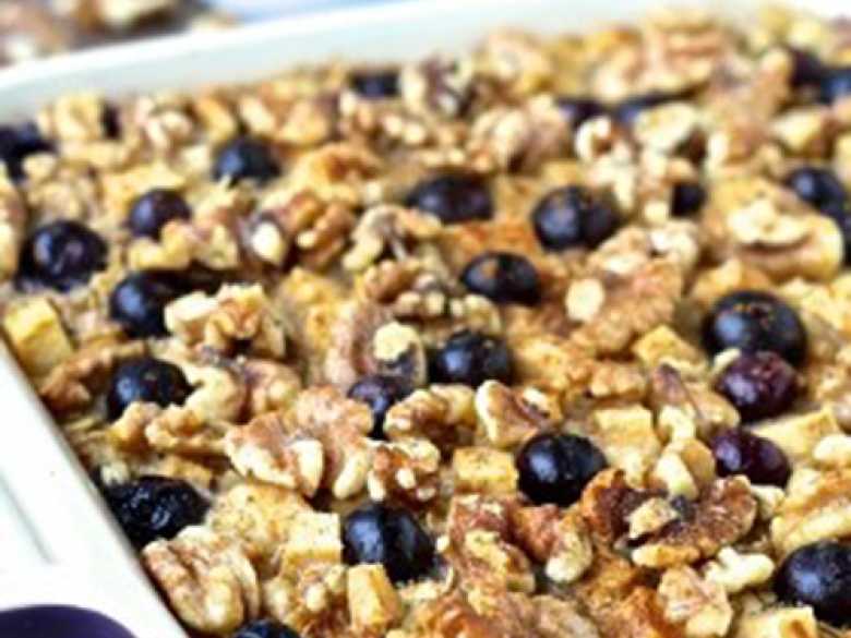Oatmeal mit Blaubeeren, Äpfeln und Walnüssen