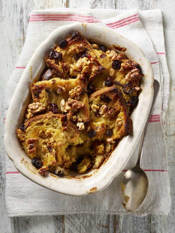 Walnuss-Panettone-Brotauflauf