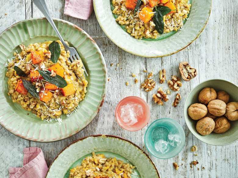 Gerstenrisotto mit Butternusskürbis und gerösteten Walnüssen