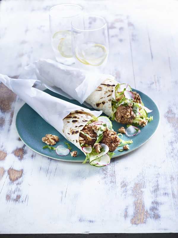 Falafel mit Tzatziki und kalifornischen Walnüssen