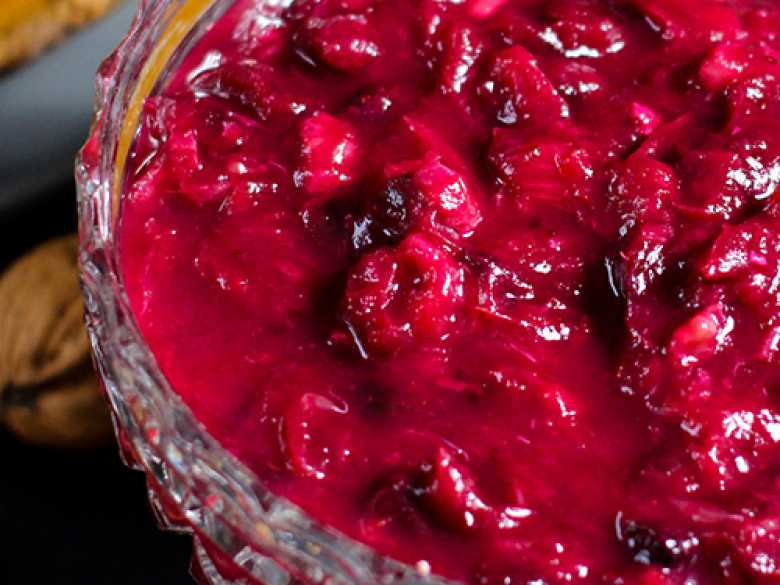 Cranberry-Orangen Sauce mit Walnüssen