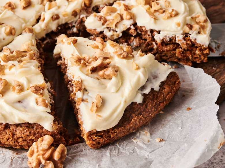 Einfacher Karottenkuchen mit Walnüssen