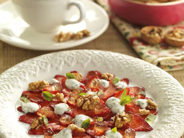 Erdbeer-Carpaccio mit Walnüssen