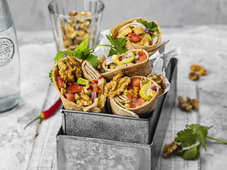 Walnuss-Wraps mit Sellerie