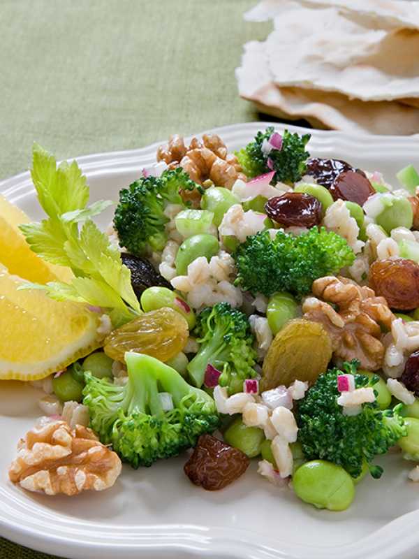 Grüner Graupen-Salat mit Walnüssen