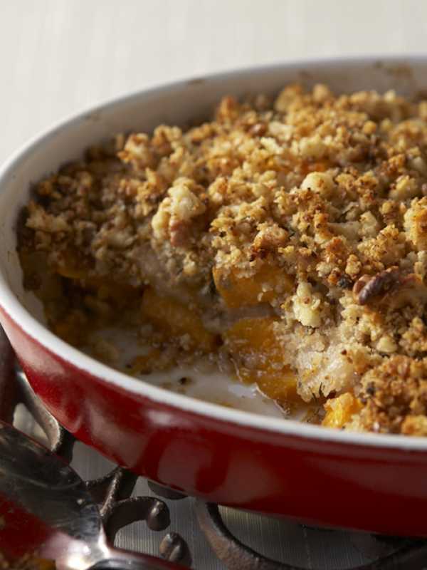 Birnen-Kürbis-Crumble mit Walnüssen