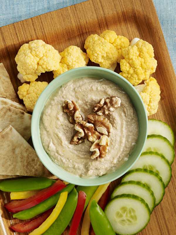 Hummus mit gerösteten Walnüssen