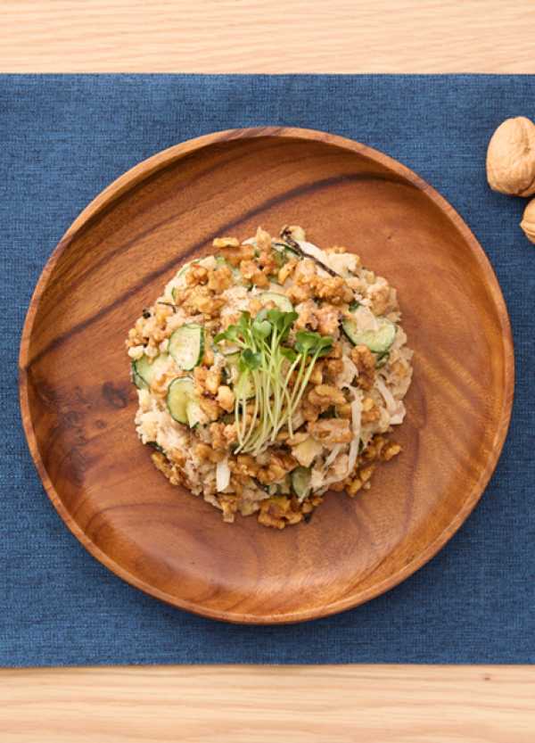 Japanischer Walnuss-Kartoffelsalat