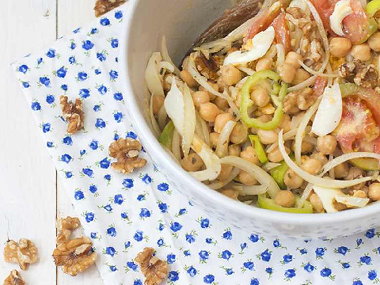 Kichererbsensalat mit kalifornischen Walnüssen