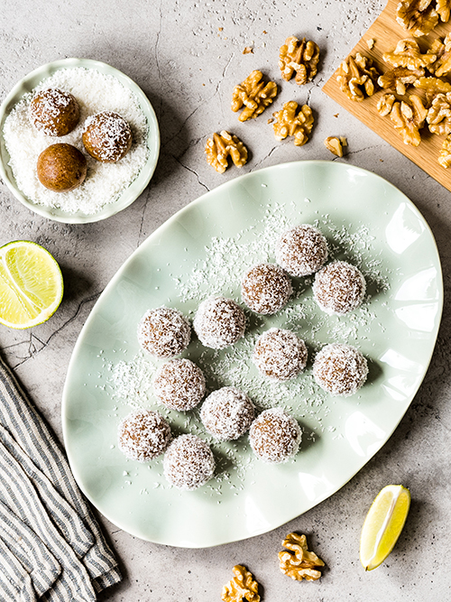 Limetten-Kokos-Energyballs