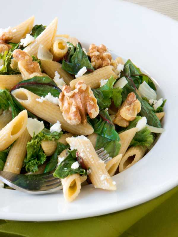 Penne mit Wintergemüse und Walnüssen 