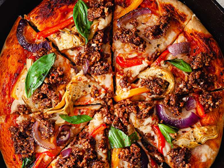 Pizza mit BBQ-Walnuss-Topping