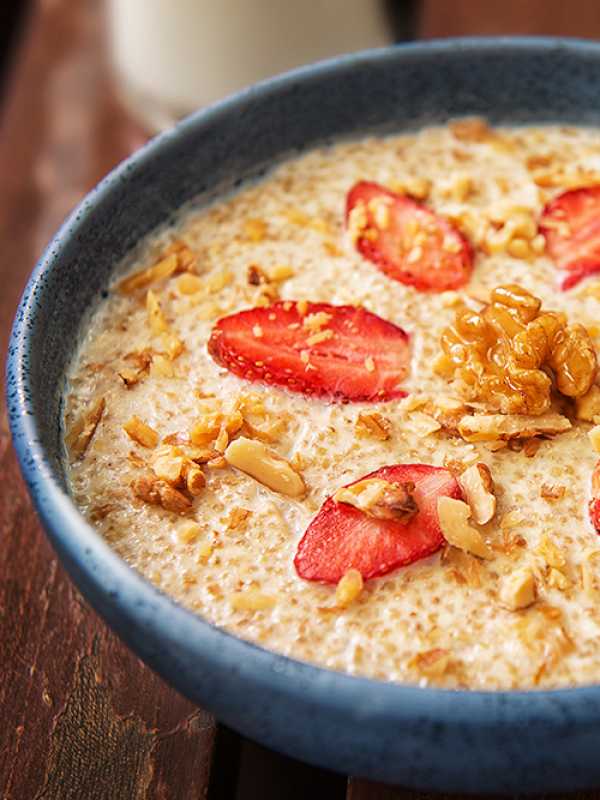 Quinoa-Porridge mit Walnüssen und Kokosmilch