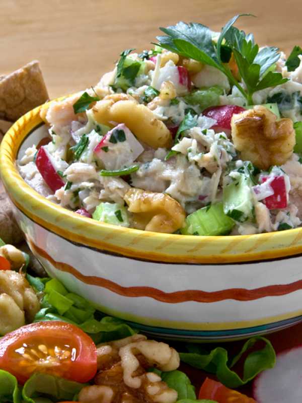 Sellerie-Thunfisch-Salat mit Walnüssen
