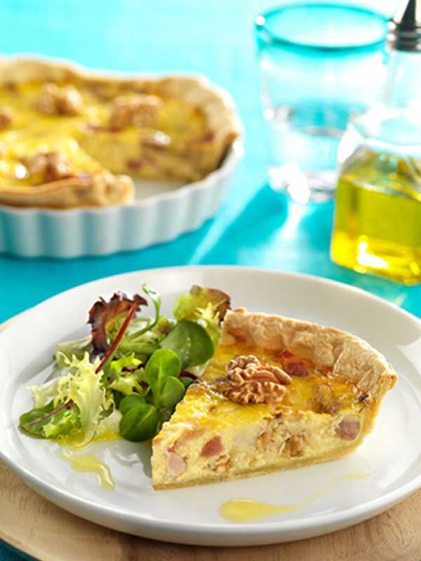 Speck-Quiche mit Lauch und kalifornischen Walnüssen