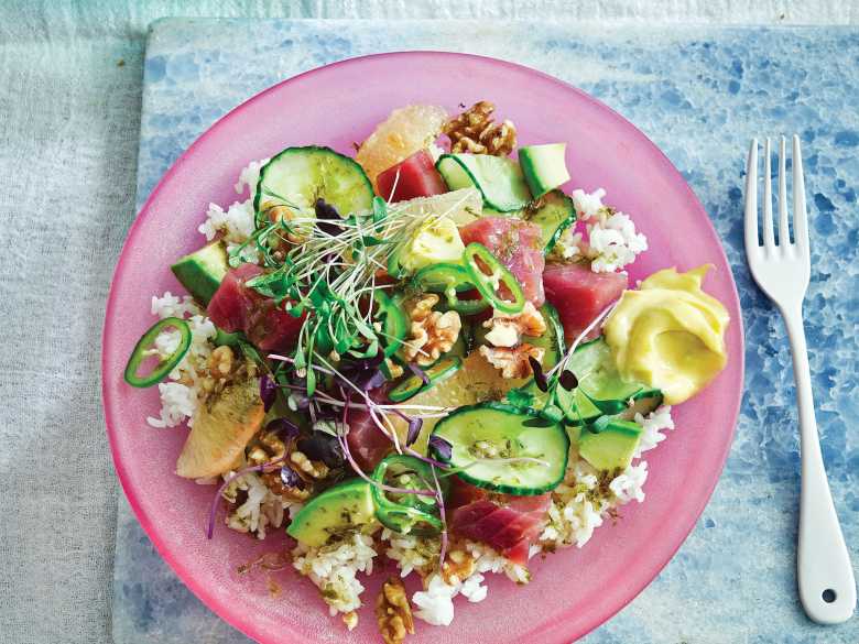 Thunfisch-Grapefruit-Poke mit gerösteten kalifornischen Walnüssen