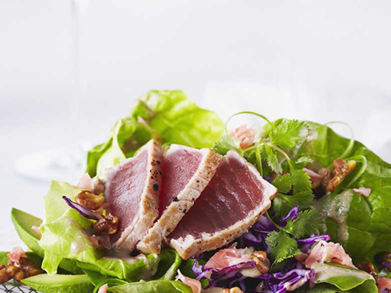 Thunfischsalat mit Walnuss-Wasabi-Dressing