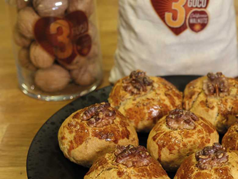 Türkisches Croissant mit Walnüssen