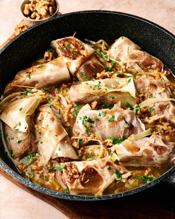 Vegane Walnuss-Hack-Kohlrouladen