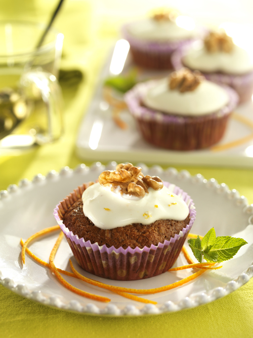 Walnuss-Karotten-Muffins mit Orangen-Glasur