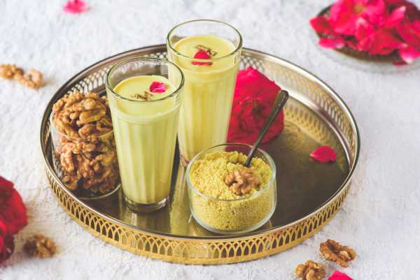 Walnuss-Kardamom-Milch