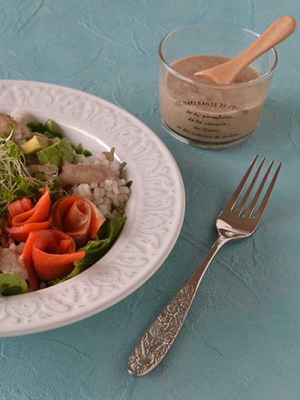 Walnuss-Power-Salat mit Walnuss-Dressing