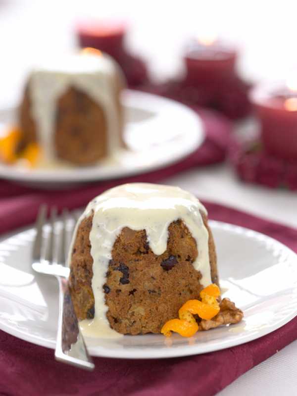 Weihnachtlicher Fruchtkuchen mit Walnüssen